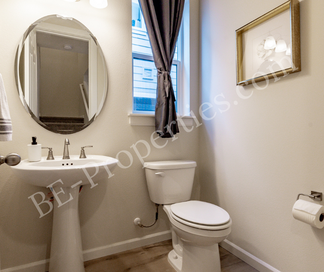 Building Photo - Lovely Tehaleh 3 bedroom