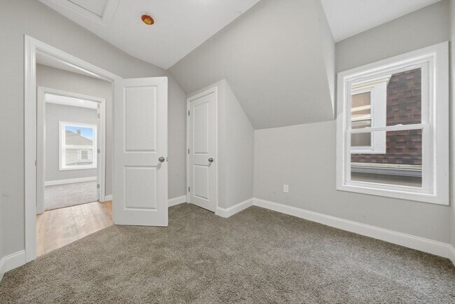 Building Photo - 1 Clough St