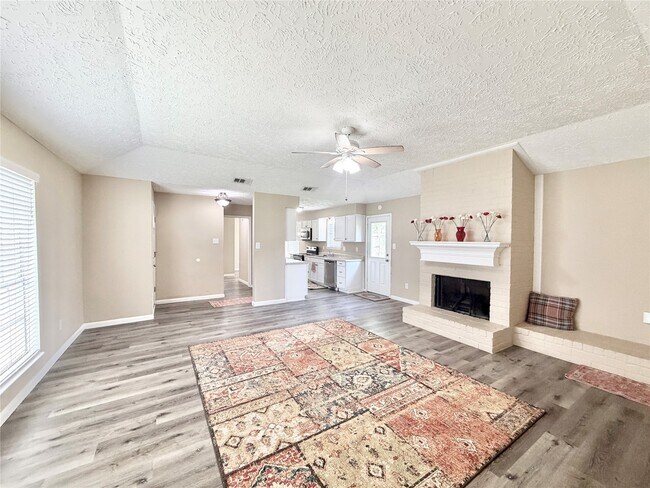 Building Photo - 13330 Cologne Dr