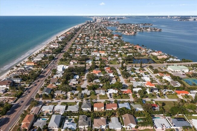 Building Photo - 941 Palm Dr