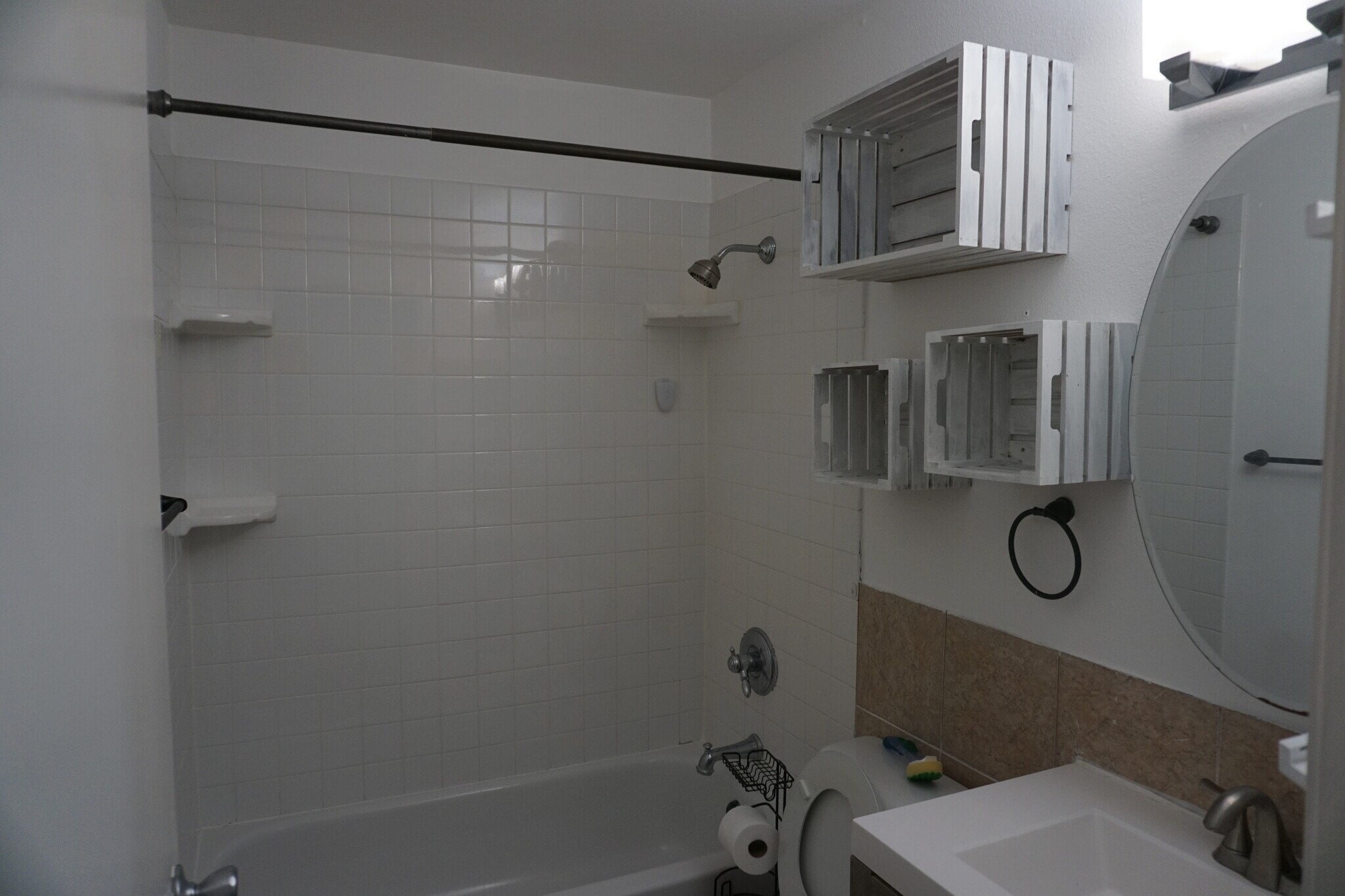 Building Photo - 2075 Avenida Vista Del Monte #1