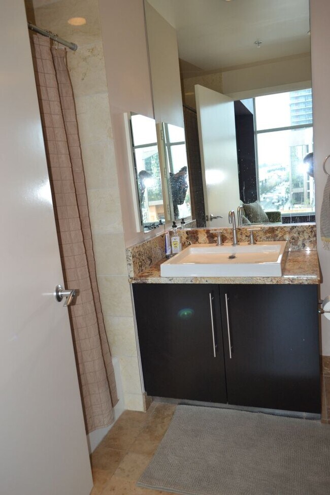 Building Photo - Modern 6th-Floor Studio Loft – Sapphire To...