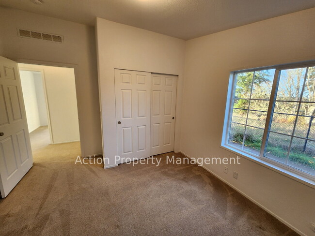 Building Photo - 3 bed 2 bath 2 car garage w/ great views in Sequim