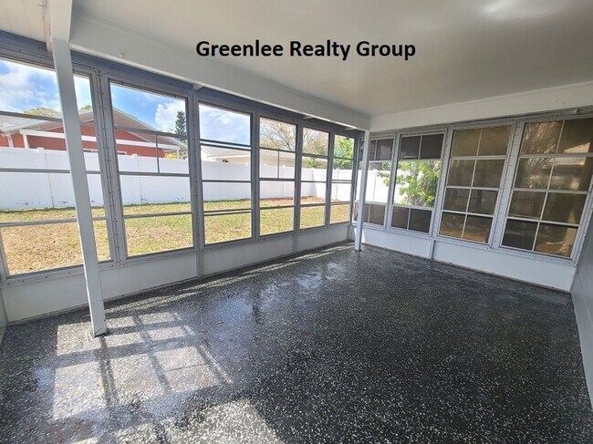 Building Photo - Updated 3 bed/2 bath home in Seven Springs...