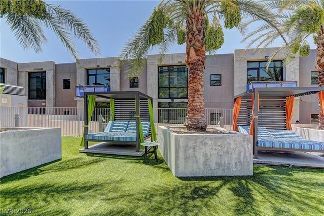 Building Photo - 353 E Bonneville Ave