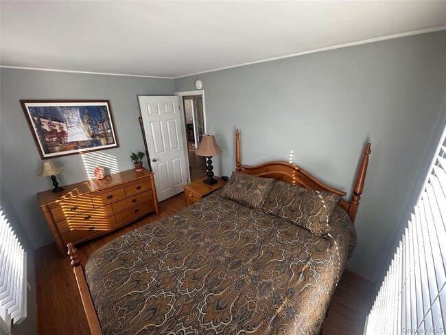 Building Photo - 496 Mountainview Ave