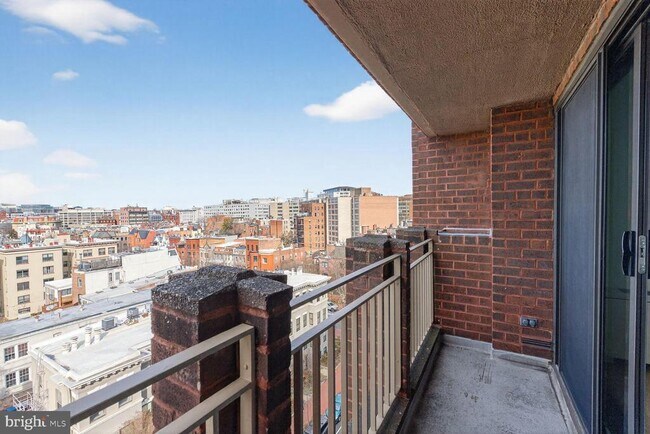 Building Photo - 1280 21st St NW