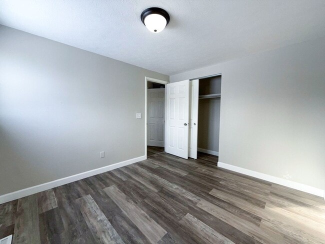 Building Photo - Newly Renovated 3BR Home on a Quiet Cul-de-Sac | Spacious Yard & Basement