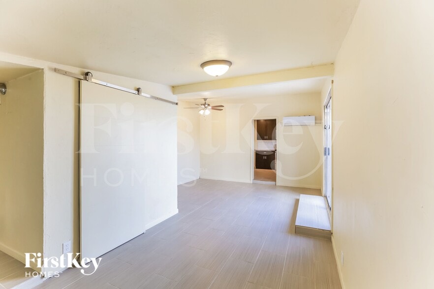Building Photo - 4144 E Almeria Rd