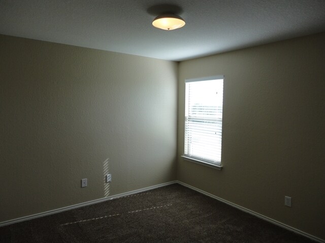 Building Photo - 115 Karrie Dr