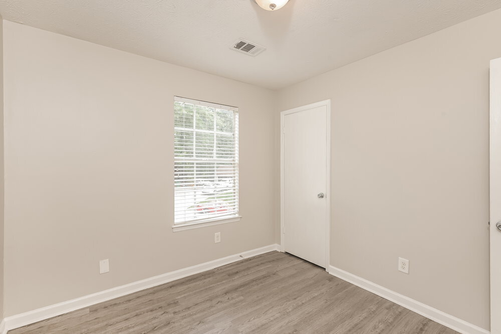 Building Photo - 401 Sherwood Oaks Rd