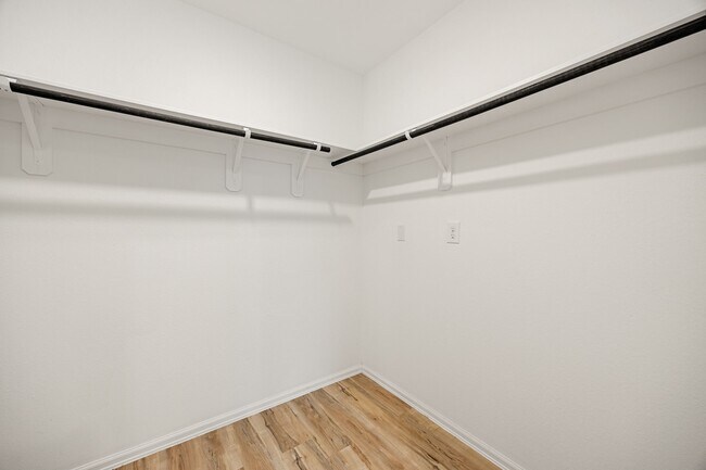 Building Photo - 3014 Wedgewood Cv Wy