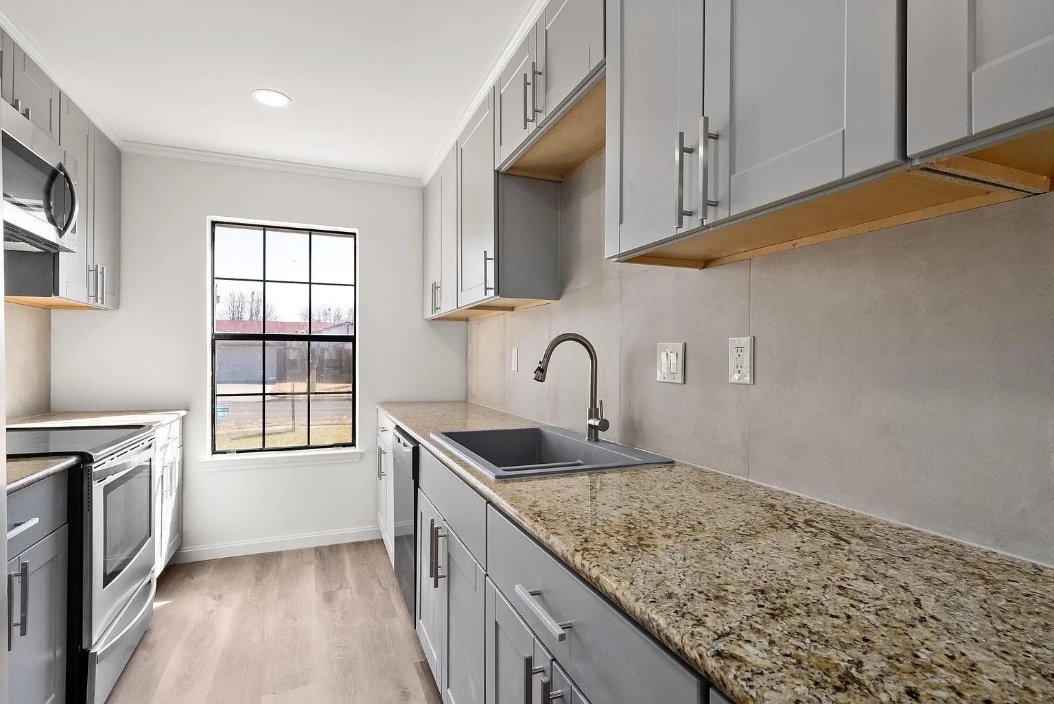 Kitchen - 1907 Moonlight Dr