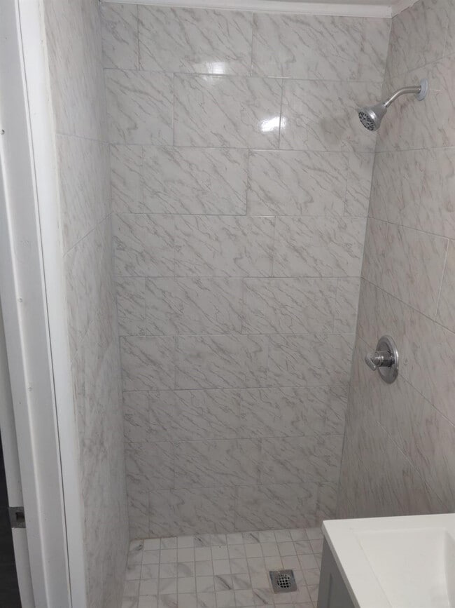 Building Photo - 210 SW 7th St