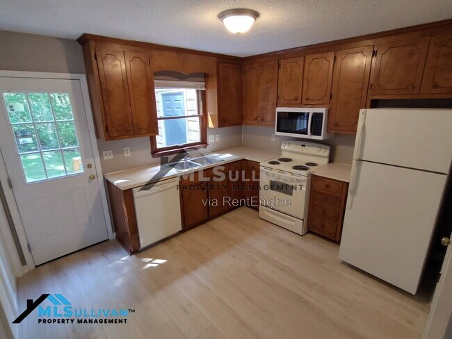 Building Photo - 2211 Peppertree St