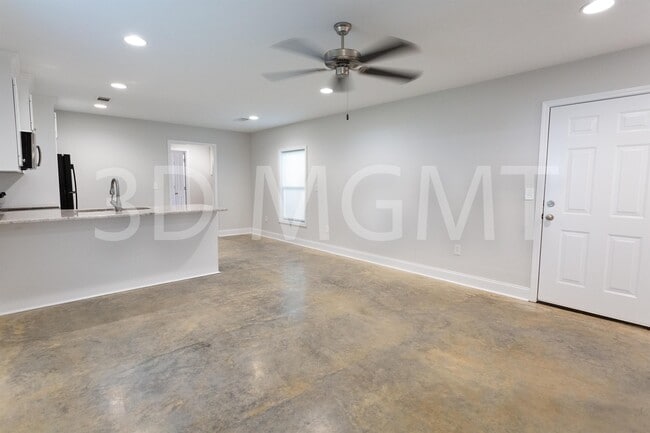 Primary Photo - 105 Wedgewood Cr