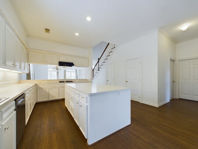 Building Photo - 5627 Winsome Ln