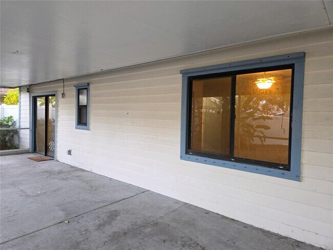 Building Photo - 1717 Needles Ln E