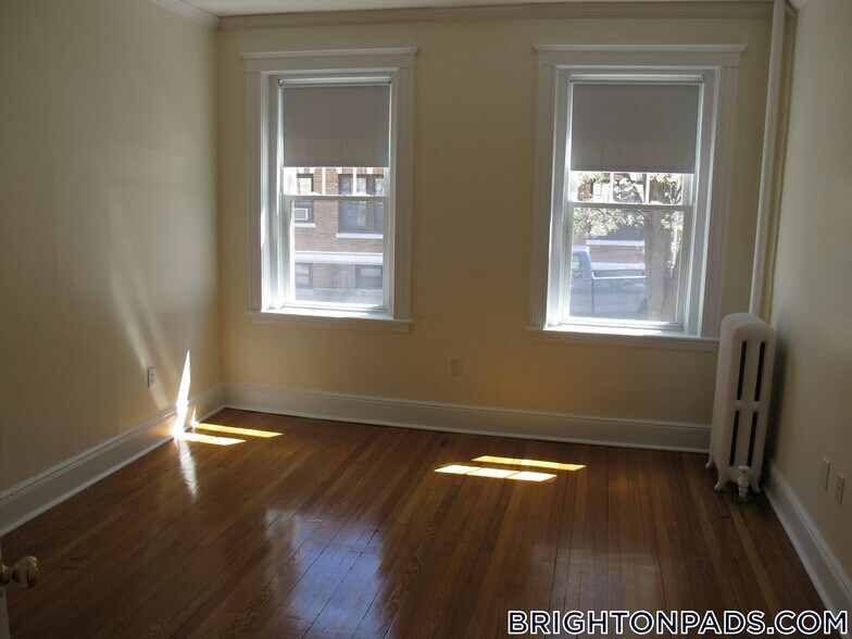 Building Photo - 115 Kilsyth Rd