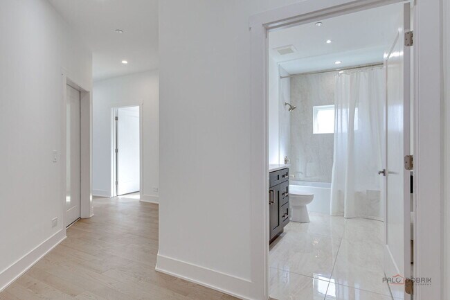 Building Photo - 19 Marina Dr