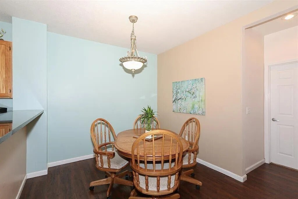 Building Photo - 7545 Mansion Cir
