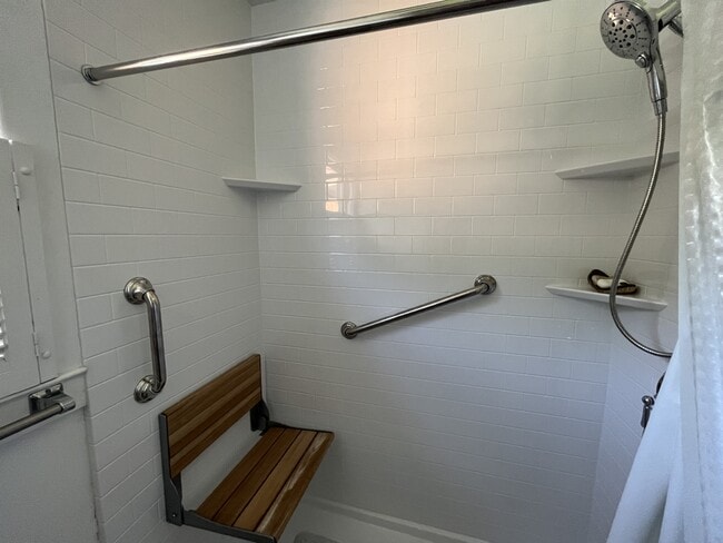 Building Photo - 3205 Bridges St