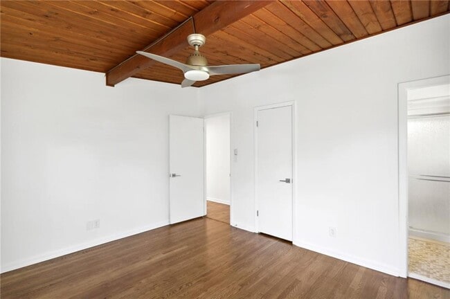 Building Photo - 3684 Northlake Dr