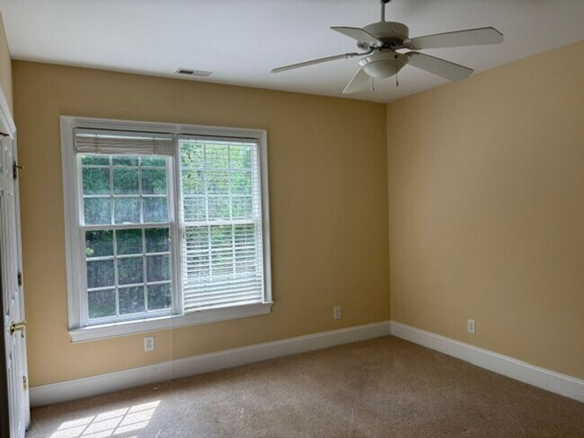 Building Photo - 43 Crooked Creek Ln
