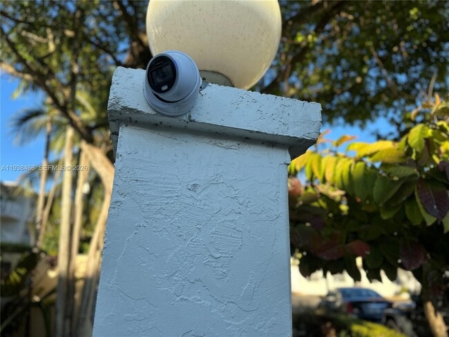 Building Photo - 1860 Venice Park Dr