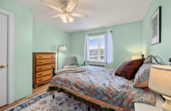 Building Photo - 5 Alton Ct