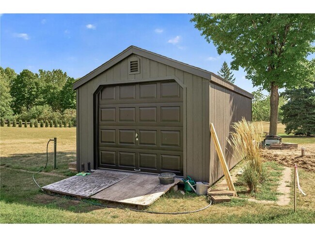 Building Photo - 14372 Heather Ridge Dr