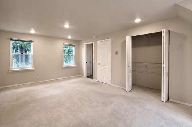 Building Photo - Beautiful Home in Gleneagle Neighborhood