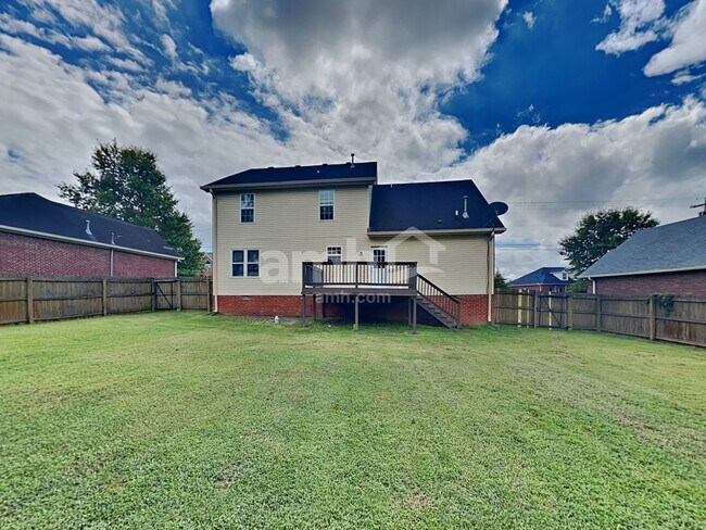 Building Photo - 524 Ryan Ave