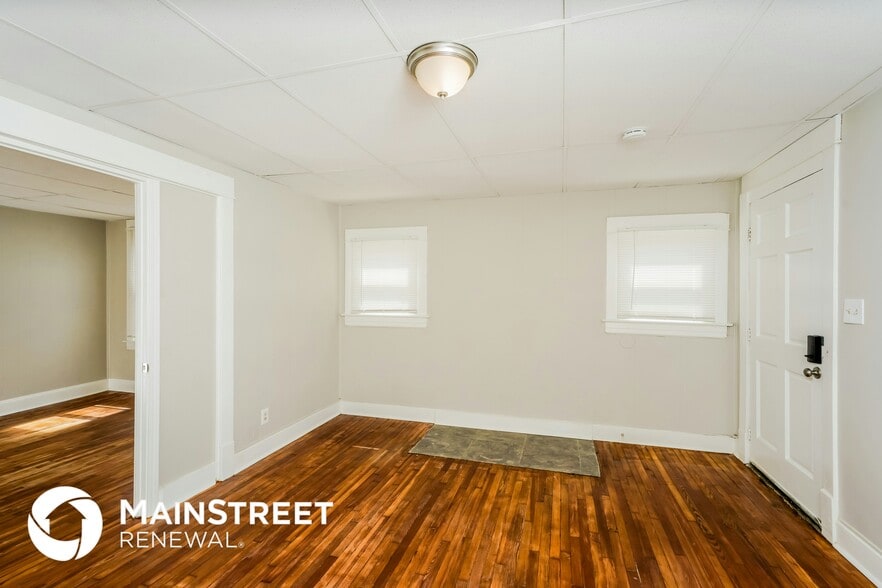 Building Photo - 409 S 39th St