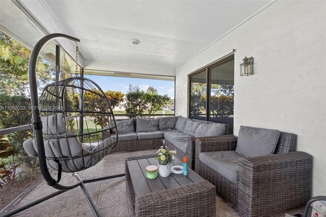 Building Photo - 100 Miramar Ave