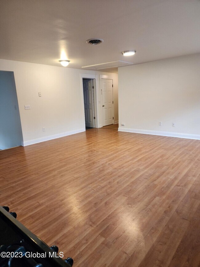 Building Photo - 3543 Carman Rd