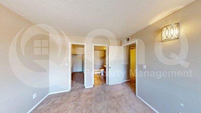 Building Photo - 1810 E Blacklidge Dr