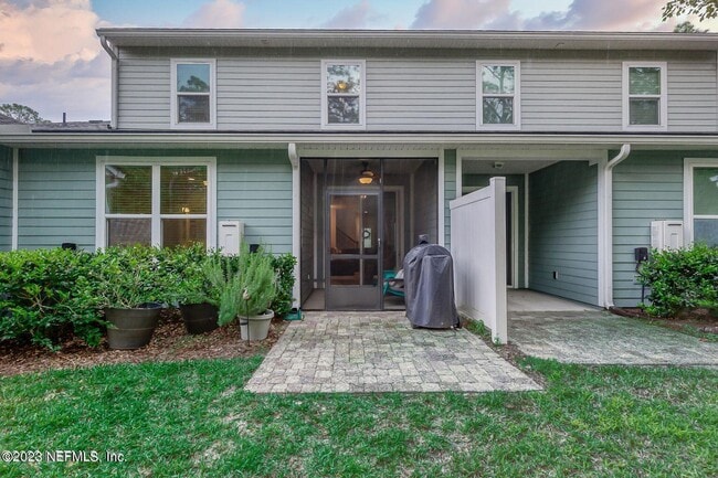 Building Photo - 674 Coconut Palm Pkwy