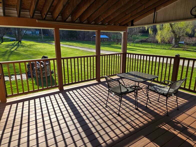 Building Photo - 521 Riverside Dr