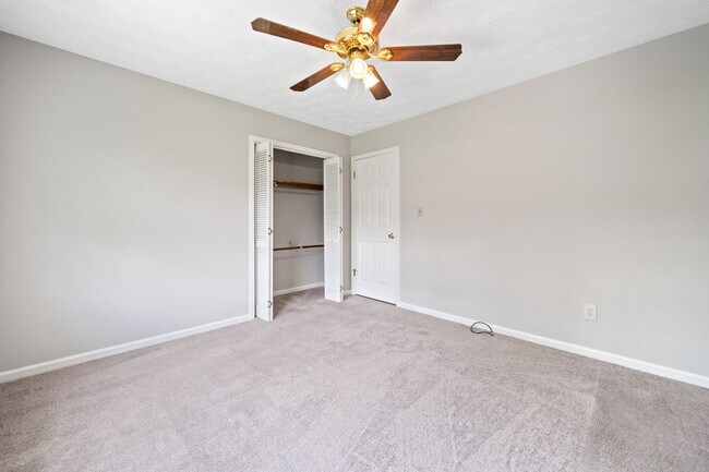 Building Photo - 58 6th Ave
