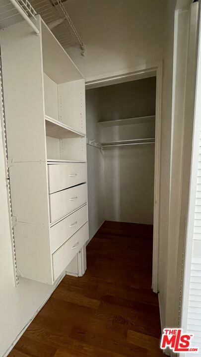 Building Photo - 444 N Sycamore Ave