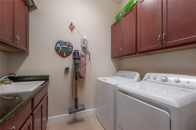 Building Photo - 1802 Pacific Dunes Dr