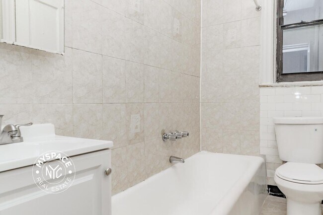 Building Photo - 374 E 49th St