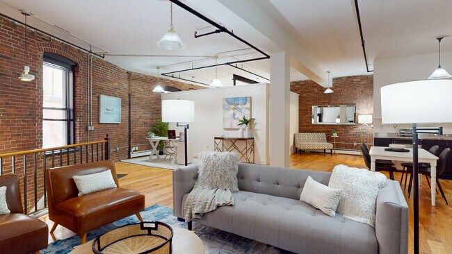 Building Photo - 19 Stanhope St