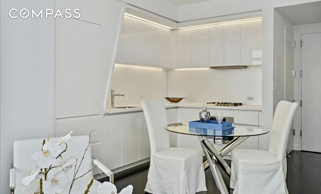 Building Photo - 123 Washington St