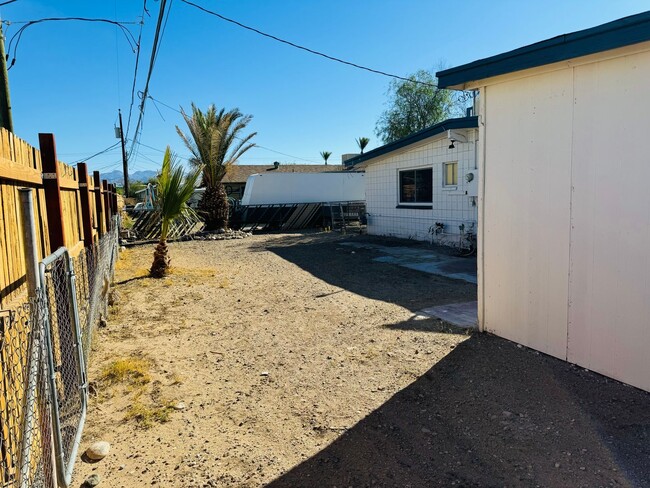 Building Photo - Spacious and Renovated 3-Bedroom 2-Bath Ho...