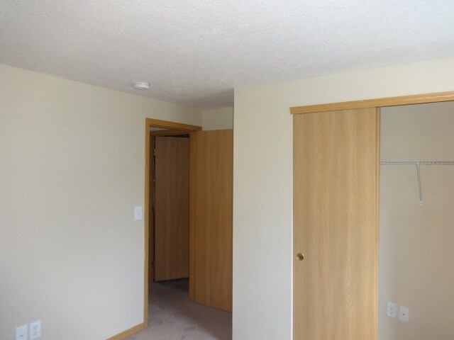 Building Photo - 2130 Winding Hollow Dr