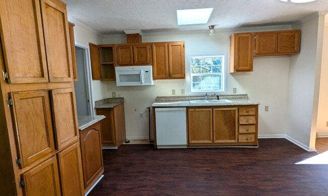 Building Photo - 182 N Walker Rd