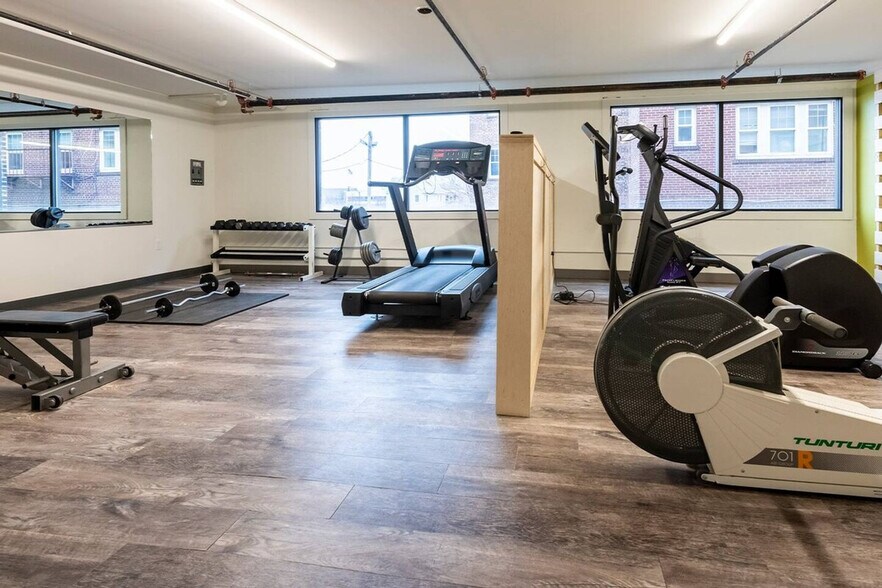 Building Photo - 350 East Ave