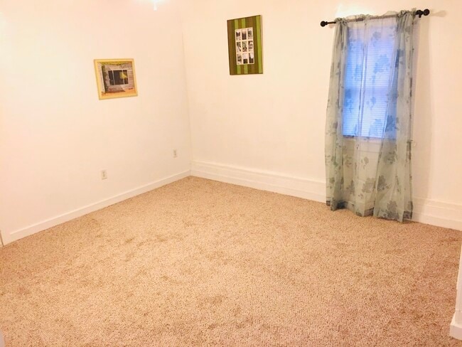 Bonus room - 3025 Crescent Ave